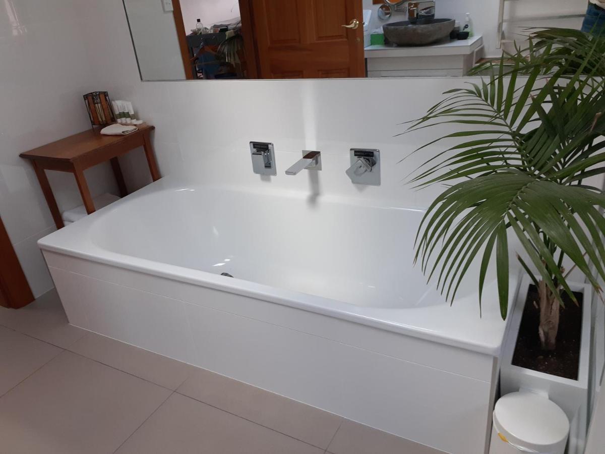 Tarawhata Thermal Apartment 新普利茅斯 外观 照片