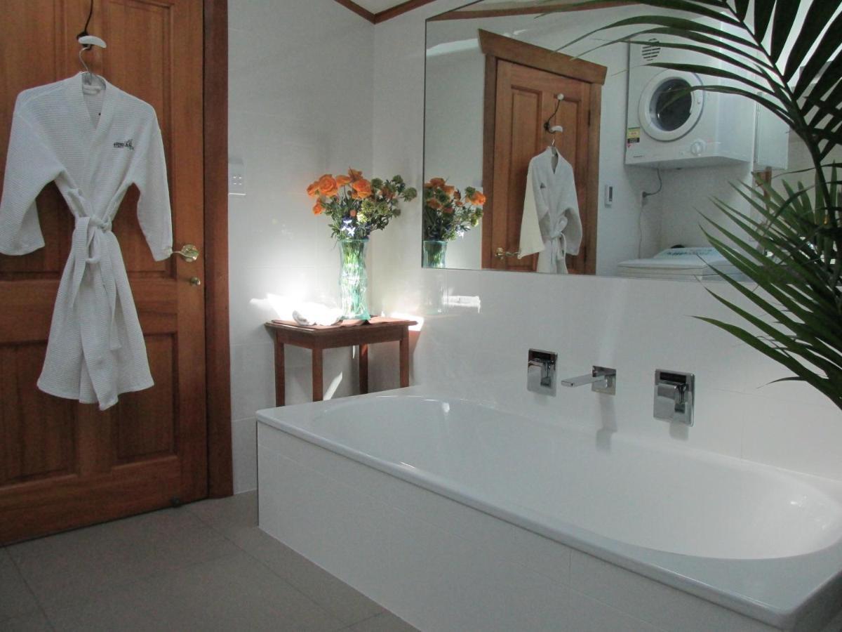 Tarawhata Thermal Apartment 新普利茅斯 外观 照片