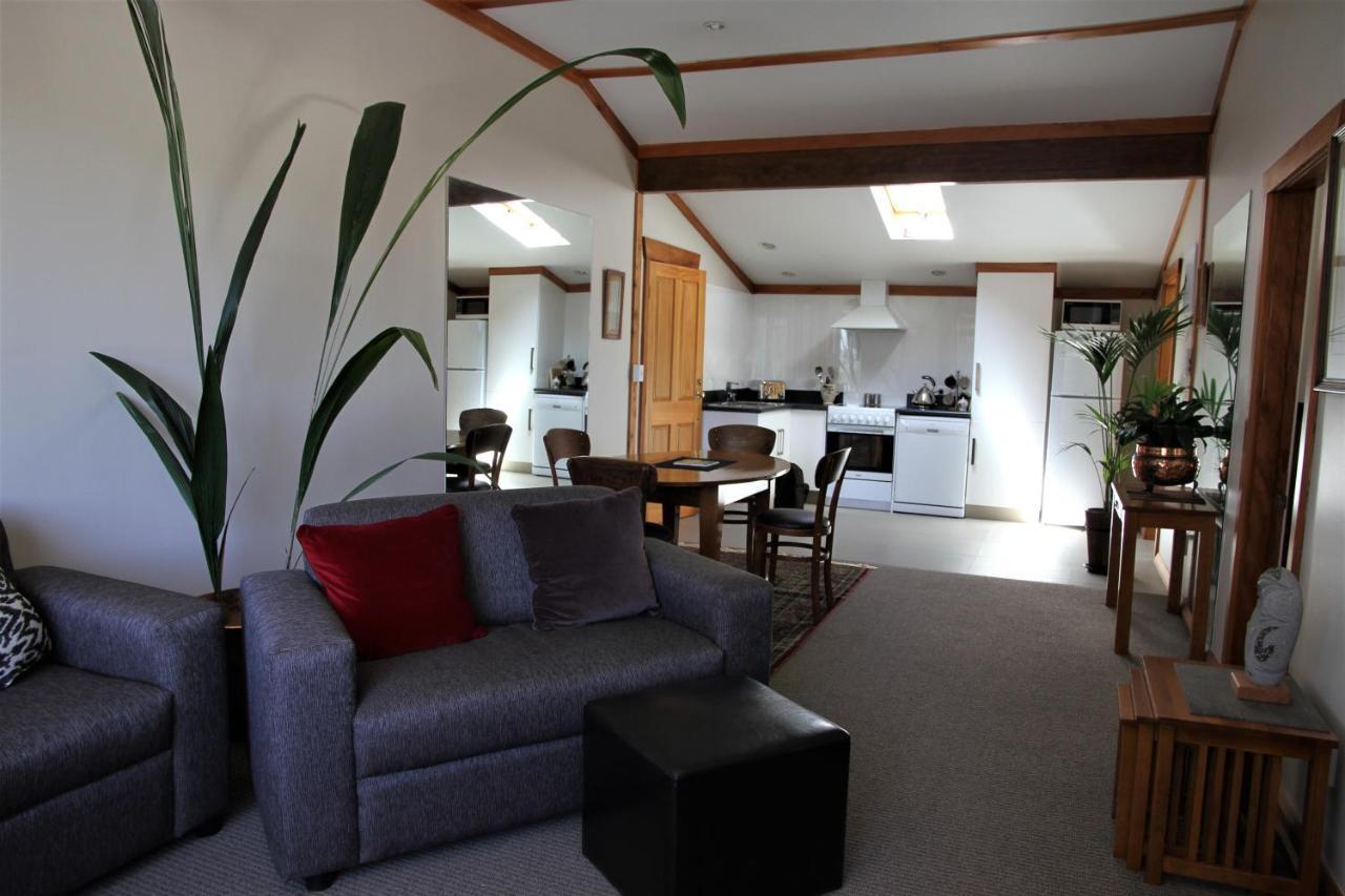 Tarawhata Thermal Apartment 新普利茅斯 外观 照片