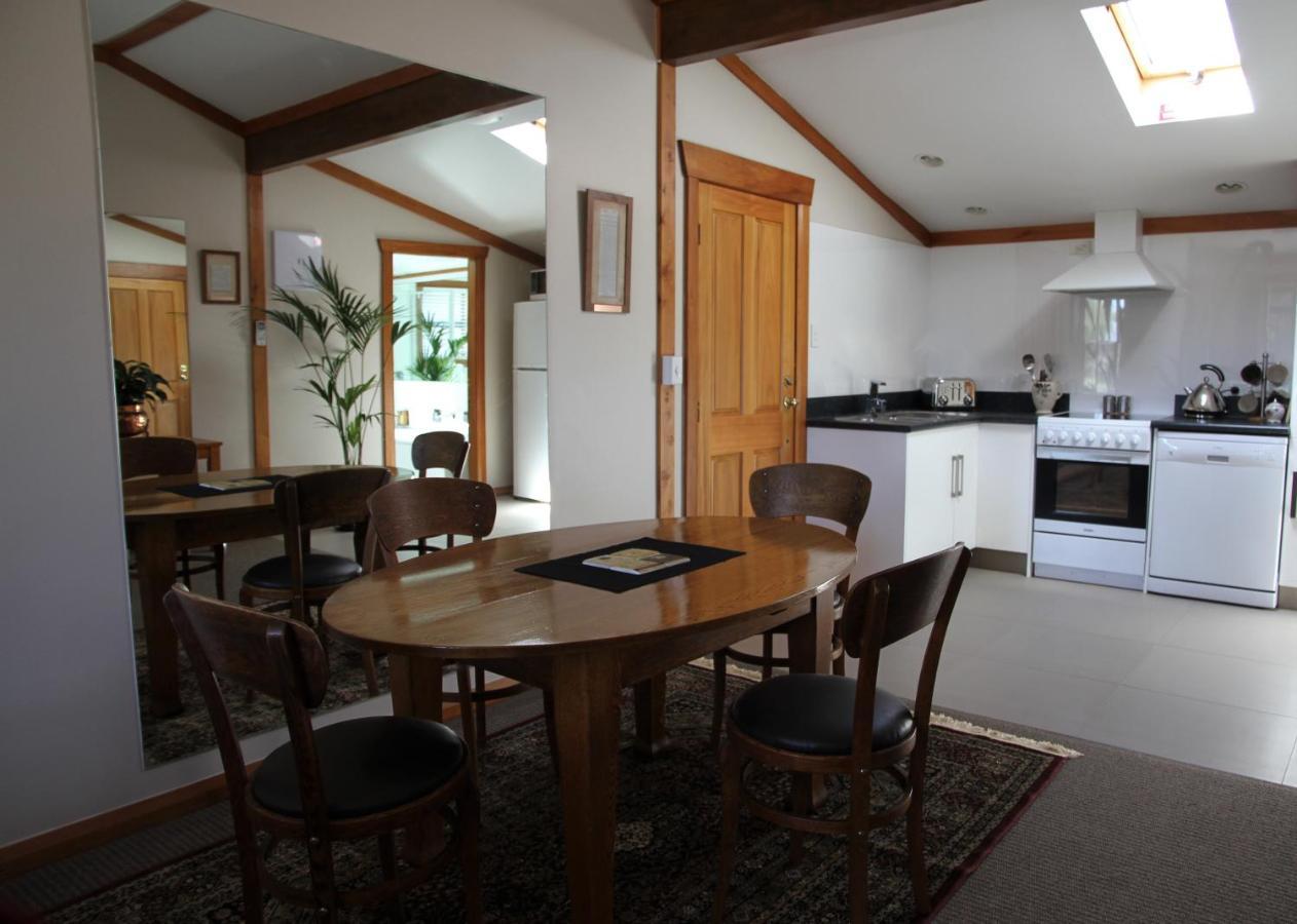 Tarawhata Thermal Apartment 新普利茅斯 外观 照片